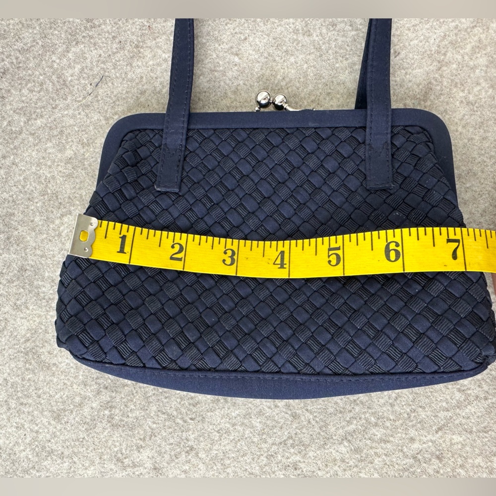 Liz Claiborne Vintage Navy Blue Woven Fabric Handbag With a Silver Tone Clasp - Picture 10 of 12